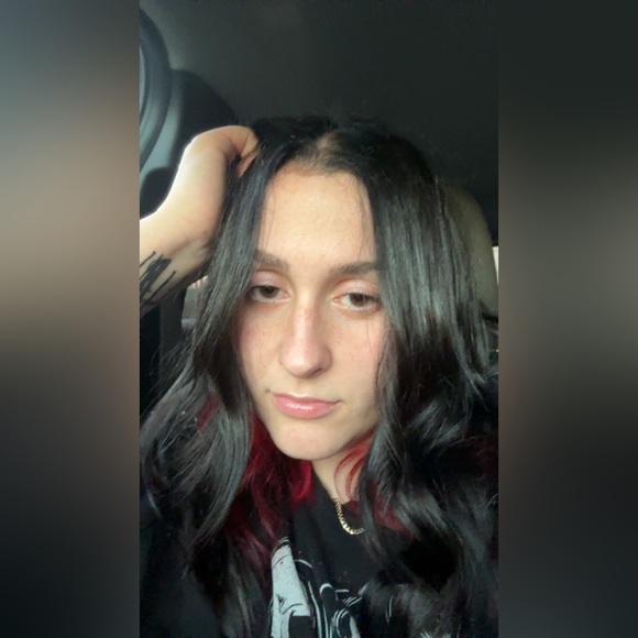 Meet your Posher, Dani - Picture 3 of 10